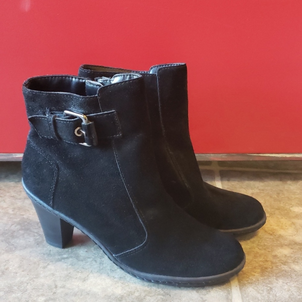 Black strictly comfort booties